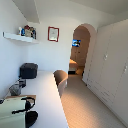 Pensión Bellamar A Metros De La Playa 4*